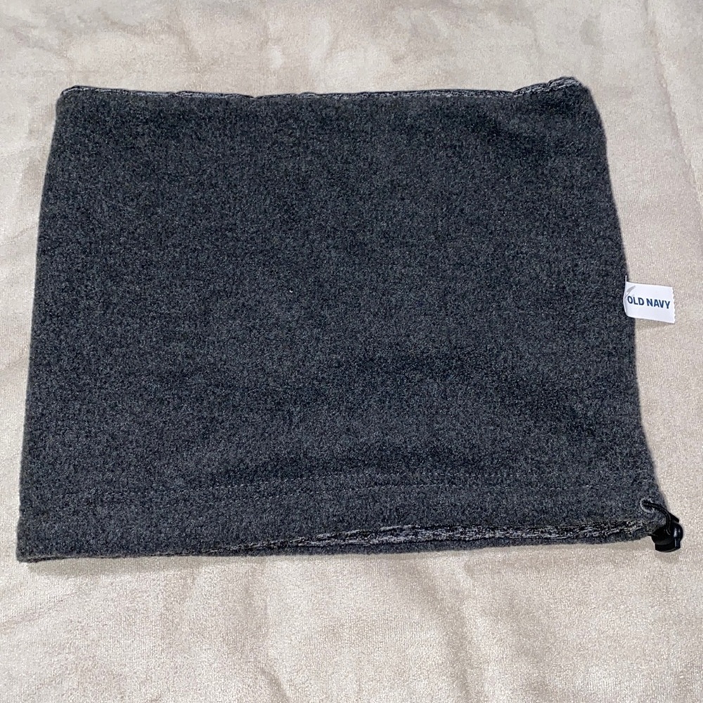 Women’s Old Navy Neck Scarf - Picture 3 of 5